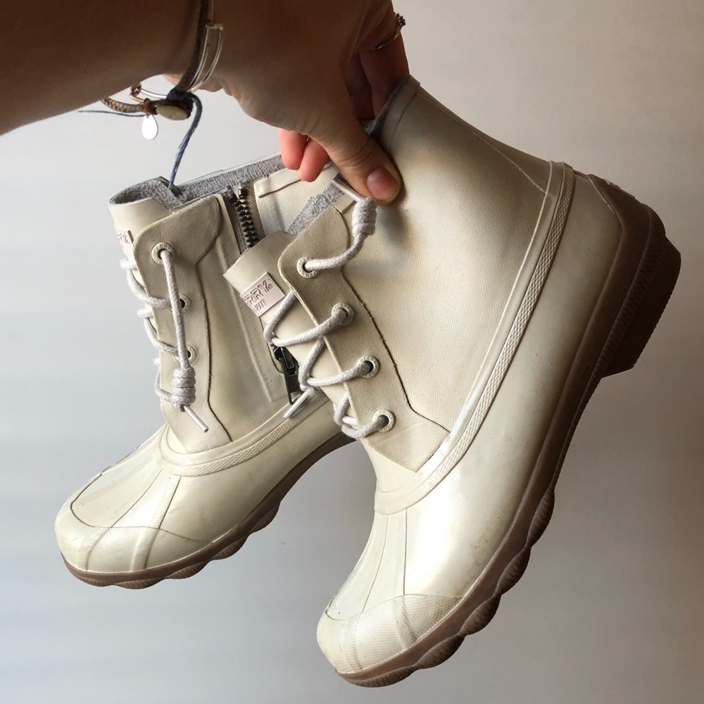 SPERRY LACED RAIN BOOTS